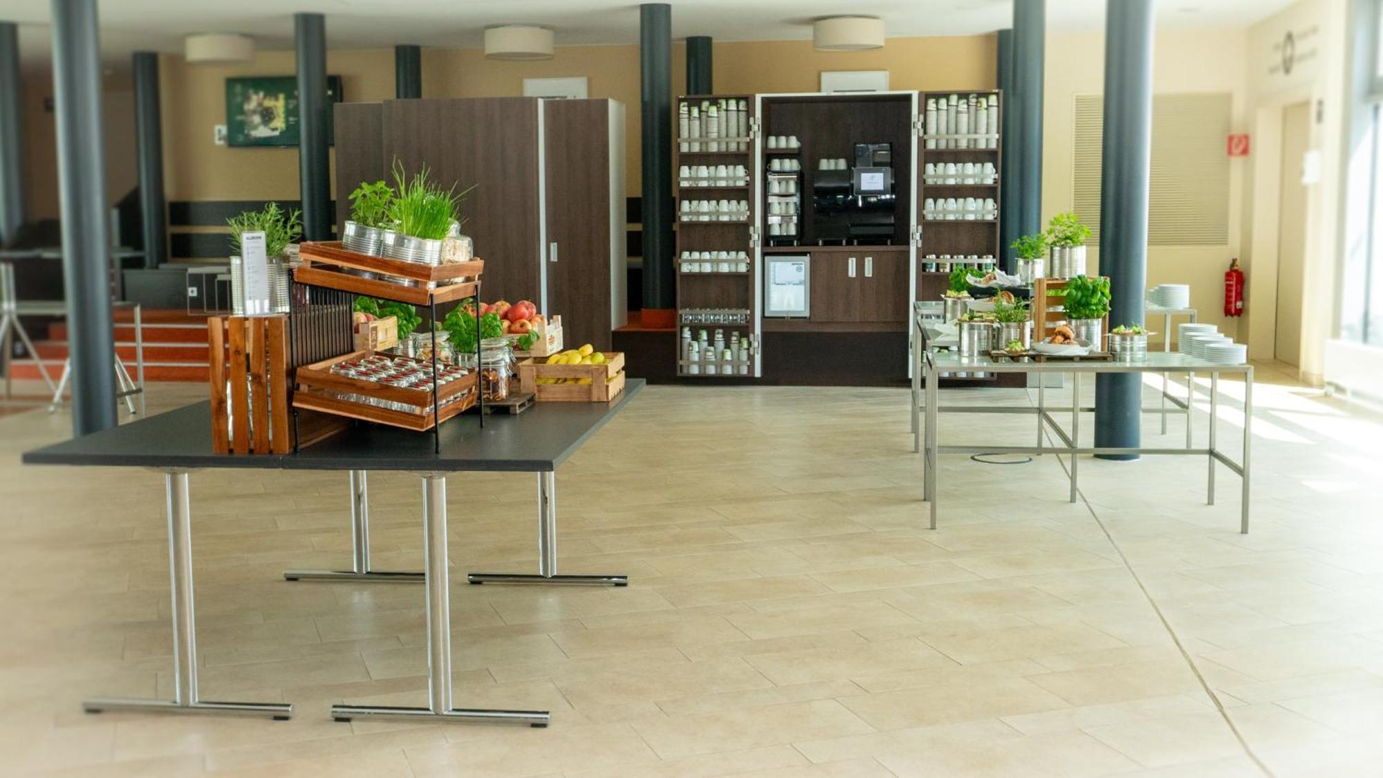 Berlin Airport - Conference Centre By Ihg 4*