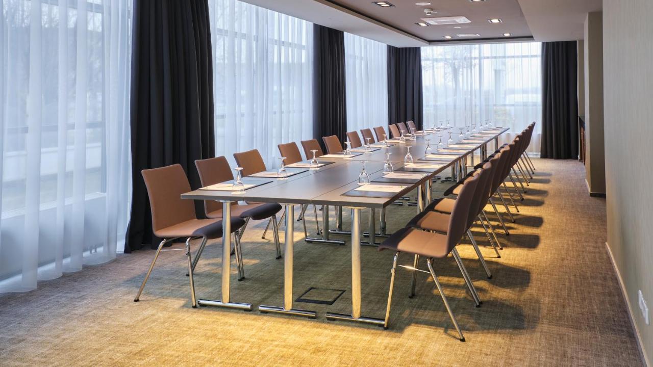 Berlin Airport - Conference Centre By Ihg 4*