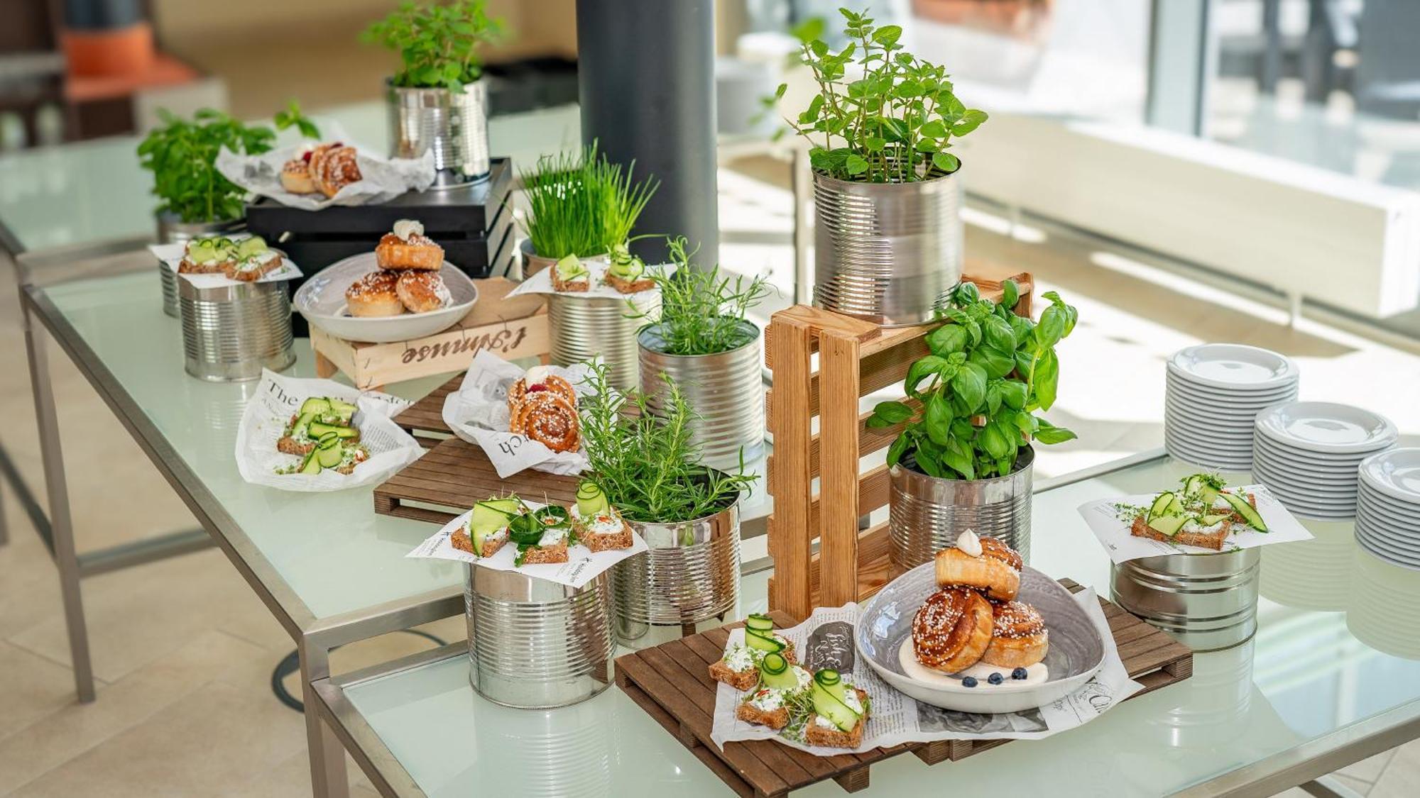 Berlin Airport - Conference Centre By Ihg Hotel 4*