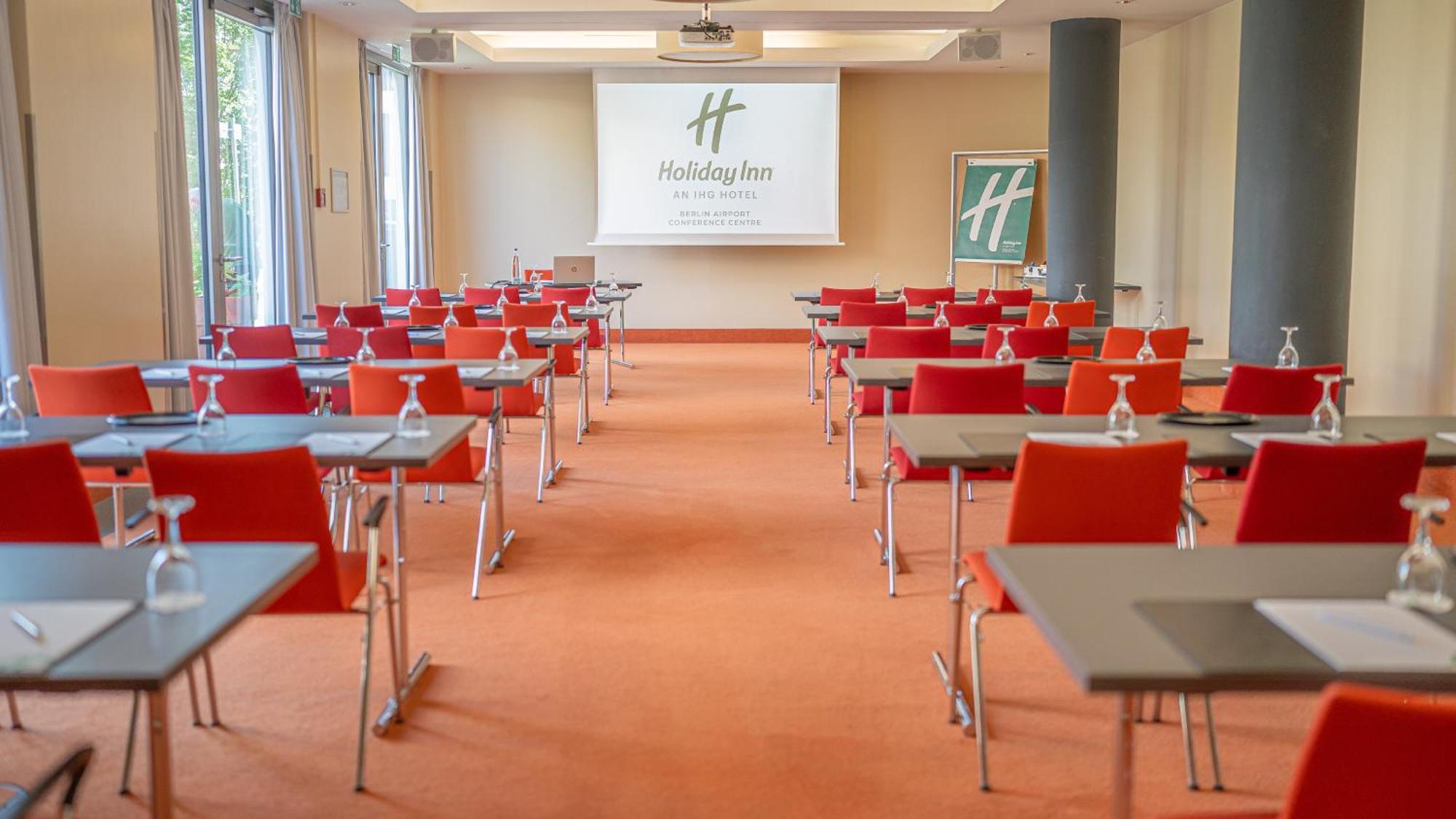 Hotel Berlin Airport - Conference Centre By Ihg 4*